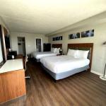 2 Queen Beds (Parking area view)