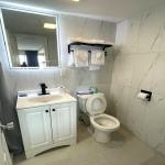 2 Queen Beds (Parking area view)